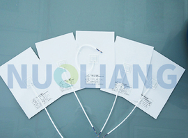 Application of anti-fog stickers in lightbox mirrors.